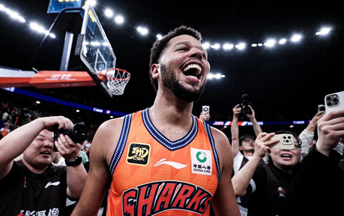 开云官网-辽篮12人名单重排！赵继伟搭档3外援，1个短板暴露，弃用李虎翼